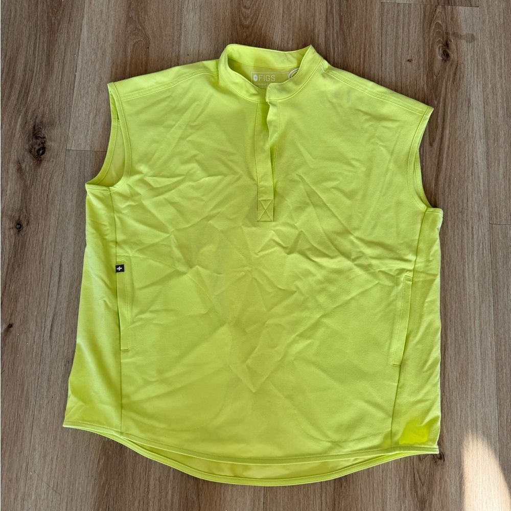 Small Rafaela Figs Scrub Top Neon Green